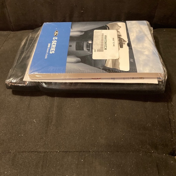 2008 Ford E-Series E-150 E-250 E-350 Owners Manual Guide Booklet New Sealed - Picture 2 of 9
